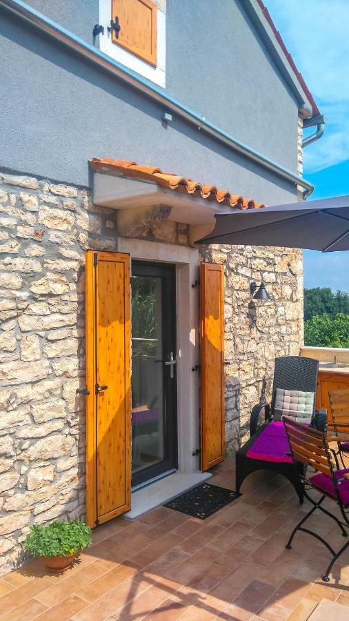 Apartment Li Tar-Vabriga Bagian luar foto
