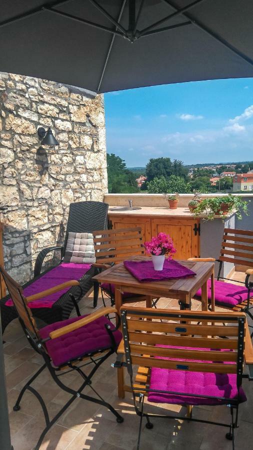 Apartment Li Tar-Vabriga Bagian luar foto