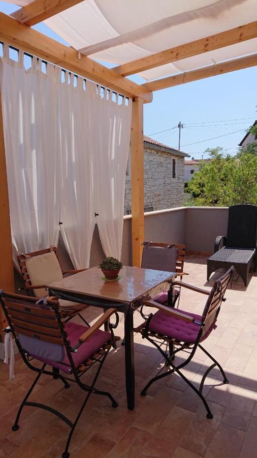 Apartment Li Tar-Vabriga Bagian luar foto